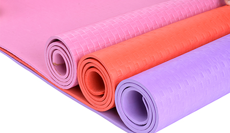 TPE Yoga Matları Neden Popülerlik Kazanıyor? Avantajlarının Bir Dökümü | Lider TPE Üreticisi TPE Yoga Matları Neden Popülerlik Kazanıyor? Avantajlarının Bir Dökümü | Lider TPE Üreticisi